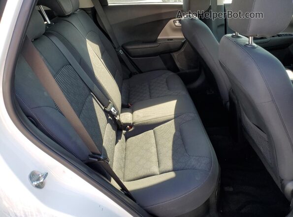 KNDCB3LC3M5471809 2021 KIA NIRO White Vista interior trasera