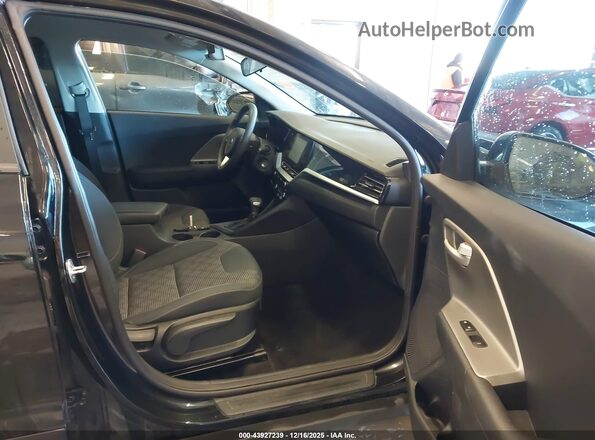KNDCB3LC6M5488247 2021 KIA NIRO Black Вид салону спереду