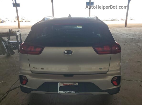 KNDCB3LCXM5486565 2021 KIA NIRO Серебряный Вид сзади