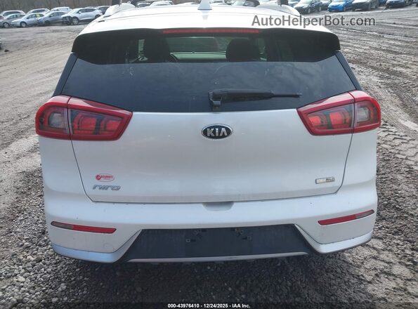 KNDCC3LC2H5033365 2017 KIA NIRO White 