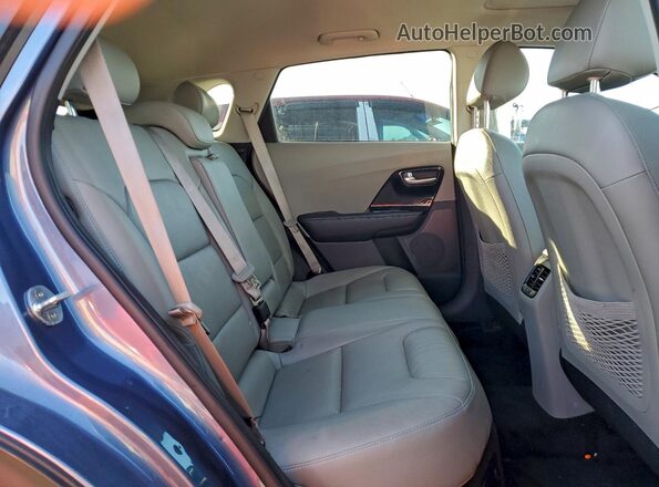 KNDCC3LC5M5468231 2021 KIA NIRO Синий Вид задней части салона