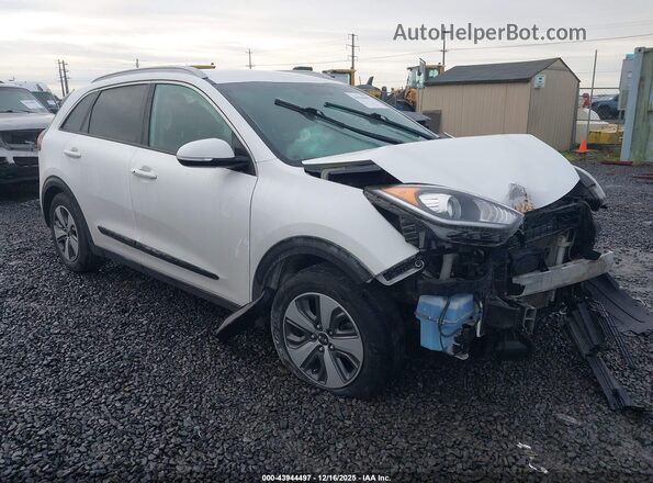 KNDCC3LC7H5072128 2017 KIA NIRO Белый Передняя правая четверть