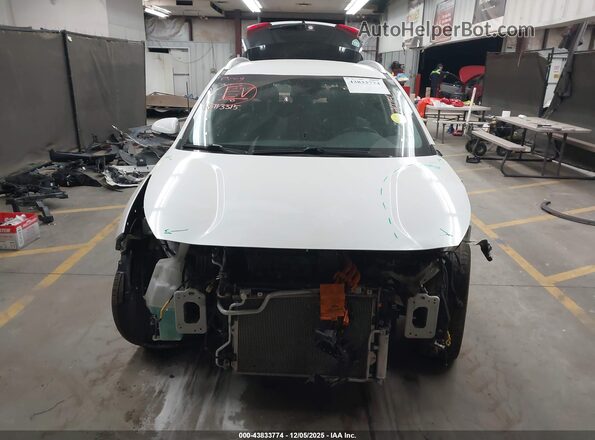KNDCC3LG0N5142549 2022 KIA NIRO EV Белый Вид задней части салона