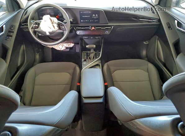 KNDCP3LE5T5325395 2026 KIA NIRO Серый Вид панели приборов