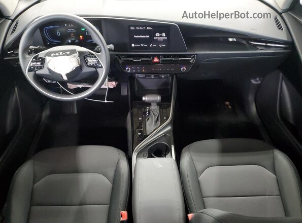 KNDCP3LE9T5316182 2026 KIA NIRO Серый Вид панели приборов