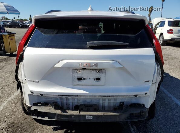 KNDCR3LE0P5042788 2023 KIA NIRO Белый Вид сзади