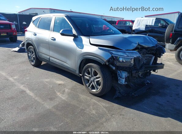 KNDEPCAA3P7423019 2023 KIA SELTOS Silver Przód prawy