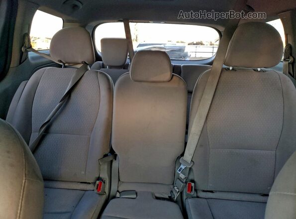 KNDMB5C10J6350451 2018 KIA SEDONA Green Vista de los asientos traseros