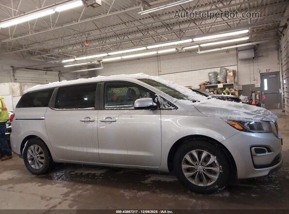 KNDMB5C10L6594023 2020 KIA SEDONA Silver Vista interior trasera