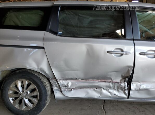 KNDMB5C10M6672995 2021 KIA SEDONA Silver Rear interior view