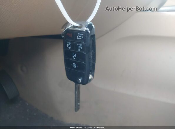KNDMB5C11J6373107 2018 KIA SEDONA White Widok deski rozdzielczej
