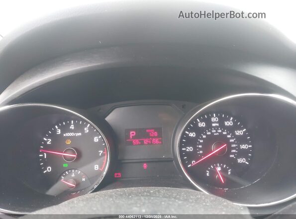 KNDMB5C11J6373107 2018 KIA SEDONA White Widok tylnych siedzeń