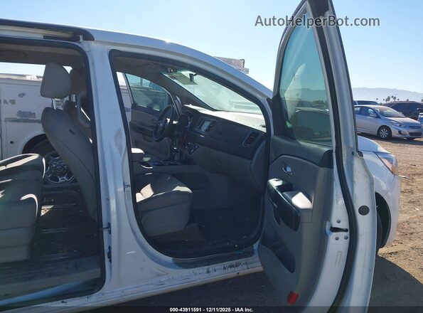 KNDMB5C14L6624902 2020 KIA SEDONA White Front interior view