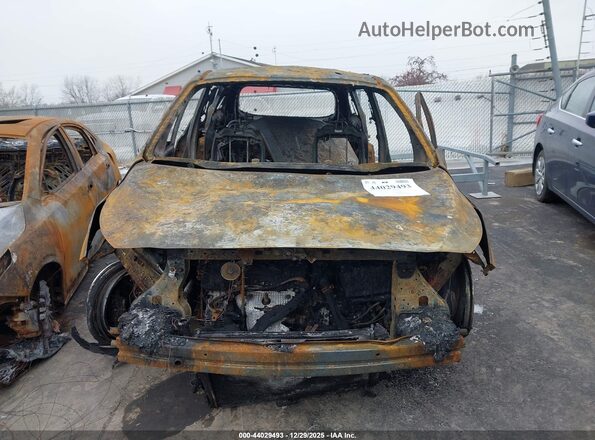 KNDMB5C15J6368072 2018 KIA SEDONA Silver Widok z przodu