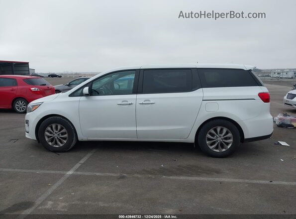 KNDMB5C15M6662088 2021 KIA SEDONA White Vista interior trasera