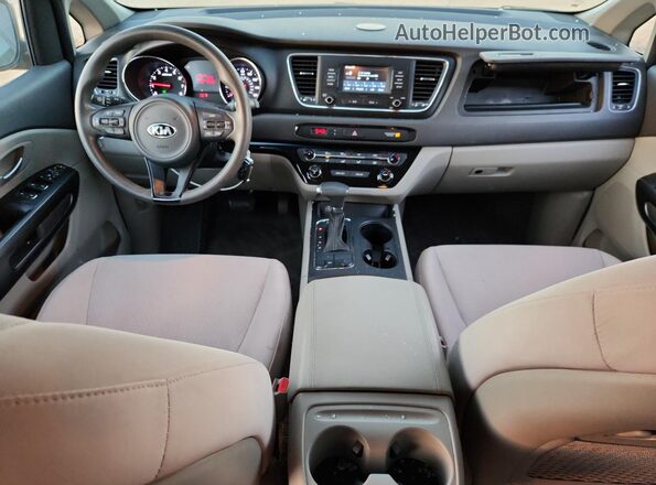 KNDMB5C18J6410024 2018 KIA SEDONA Серый Вид панели приборов