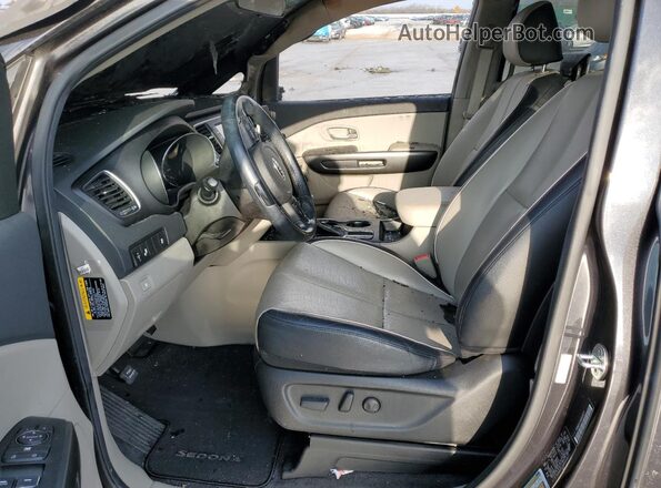 KNDMB5C19M6664877 2021 KIA SEDONA Gray Front interior view
