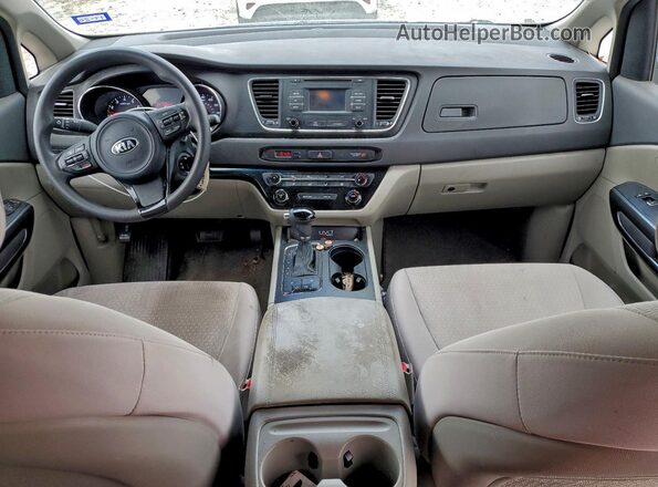KNDMB5C1XG6134230 2016 KIA SEDONA Silver Widok deski rozdzielczej
