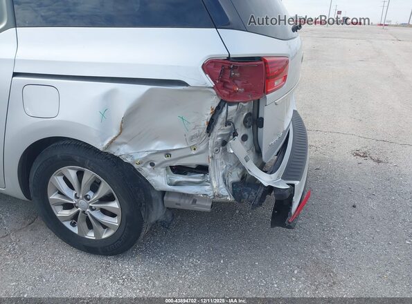 KNDMB5C1XM6673538 2021 KIA SEDONA Silver Front view