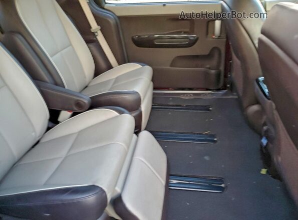 KNDME5C18J6389103 2018 KIA SEDONA Бордовый Вид задней части салона