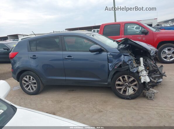 KNDPBCAC4G7878163 2016 KIA SPORTAGE Dark Blue Widok wnętrza z tyłu