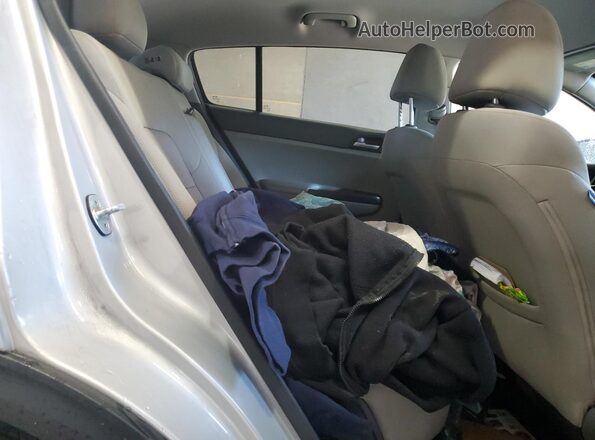 KNDPM3AC2H7299281 2017 KIA SPORTAGE Silver Вид задньої частини салону
