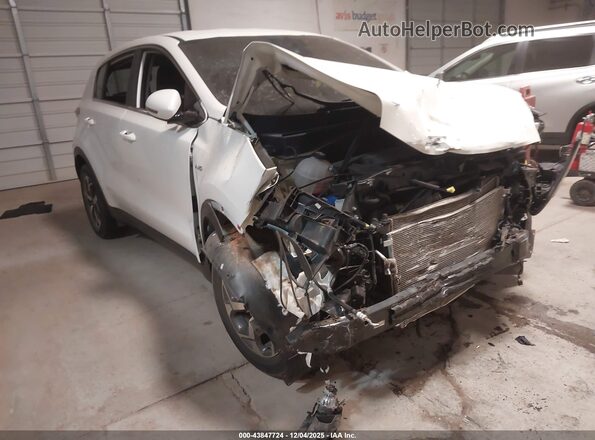 KNDPMCAC4M7905223 2021 KIA SPORTAGE Белый Передняя правая четверть