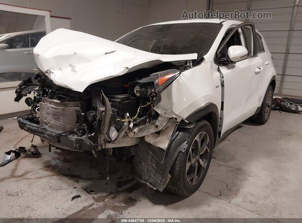 KNDPMCAC4M7905223 2021 KIA SPORTAGE Белый Передняя левая четверть