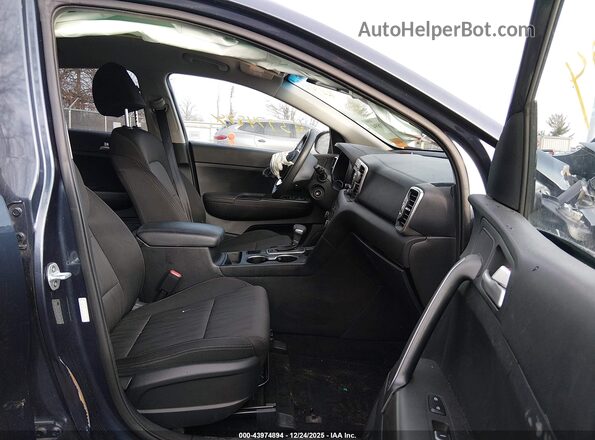 KNDPMCAC5K7617854 2019 KIA SPORTAGE Синий Вид салона спереди