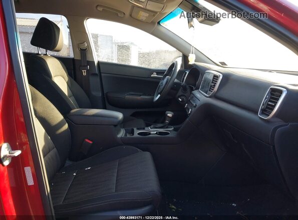 KNDPMCAC8N7010156 2022 KIA SPORTAGE Красный Вид салона спереди