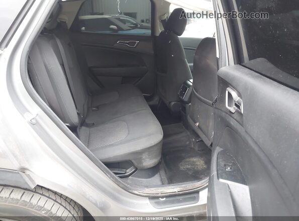 KNDPUCAG3P7062879 2023 KIA SPORTAGE HYBRID Серый Вид наклейки с VIN-кодом