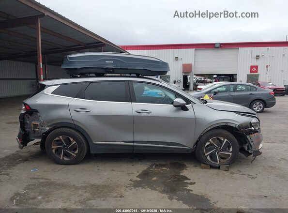 KNDPUCAG3P7062879 2023 KIA SPORTAGE HYBRID Серый Вид задней части салона
