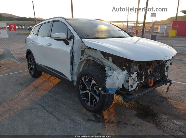 KNDPVCAG6P7025869 2023 KIA SPORTAGE HYBRID Белый Передняя правая четверть