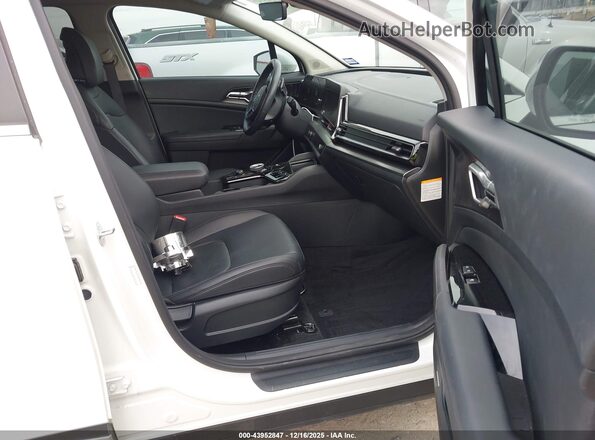 KNDPVCAG6P7099096 2023 KIA SPORTAGE HYBRID Белый Вид салона спереди