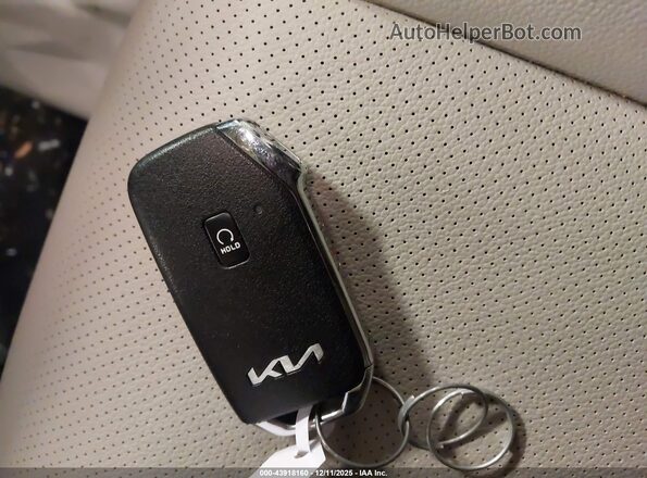 KNDPVCAG9P7075746 2023 KIA SPORTAGE HYBRID Синий Вид панели приборов