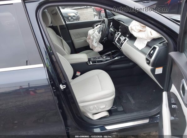 KNDRKDLG8P5220193 2023 KIA SORENTO HYBRID Черный Вид салона спереди
