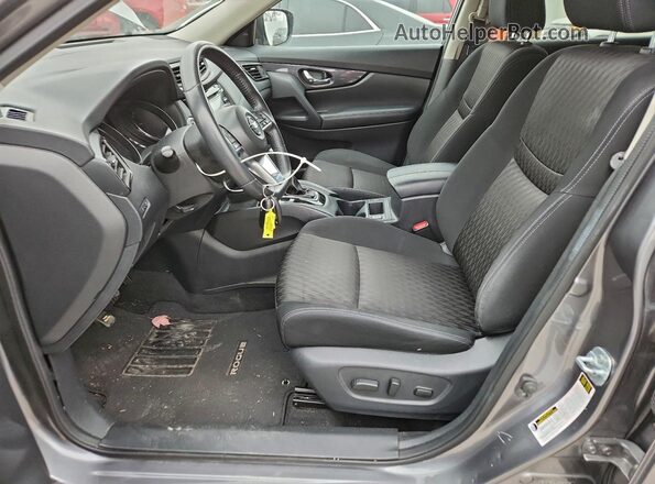 KNMAT2MV8HP506157 2017 NISSAN ROGUE Black Widok wnętrza z przodu