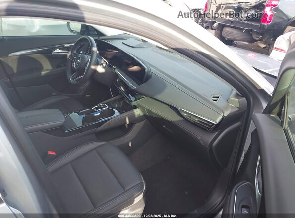 LRBFZKE41SD010019 2025 BUICK ENVISION Gray Vista interior delantera