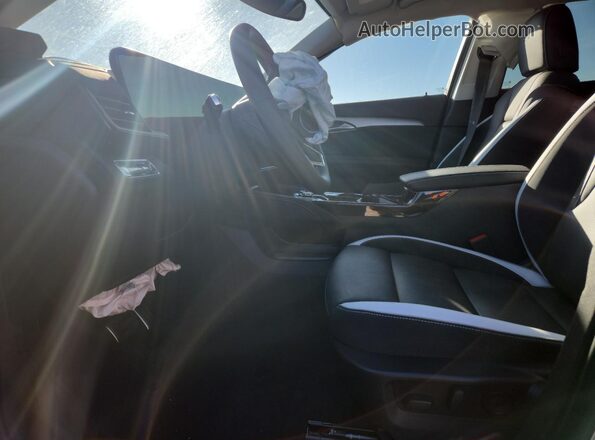 LRBFZLE45SD080922 2025 BUICK ENVISION Silver Front interior view