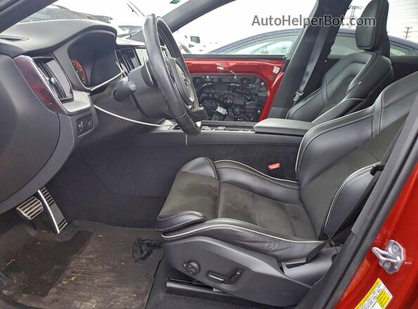 LYV102RM3KB246746 2019 VOLVO XC60 Красный Вид салона спереди