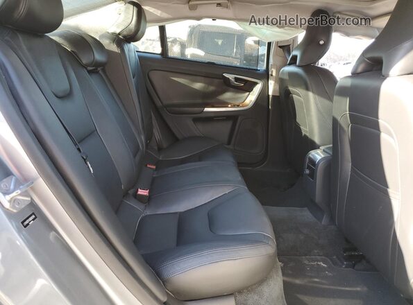 LYV402FKXGB092186 2016 VOLVO S60 Gray Widok tylnych siedzeń