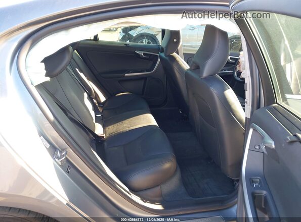 LYV402HK3JB179061 2018 VOLVO S60 INSCRIPTION Gray Widok naklejki z numerem VIN