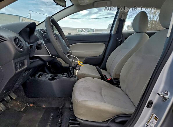 ML32F3FJ0JHF14819 2018 MITSUBISHI MIRAGE Серебряный Вид салона спереди