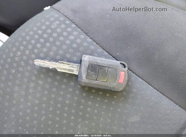 ML32F3FJXJHF15797 2018 MITSUBISHI MIRAGE G4 Серебряный Вид панели приборов