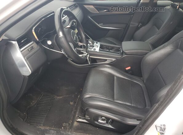 SADCJ2EU3MA666954 2021 JAGUAR F-PACE Белый Вид салона спереди