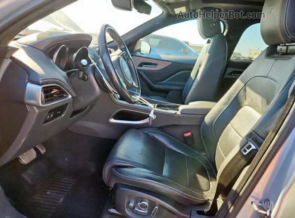 SADCM2FV3KA363538 2019 JAGUAR F-PACE Серебряный Вид салона спереди