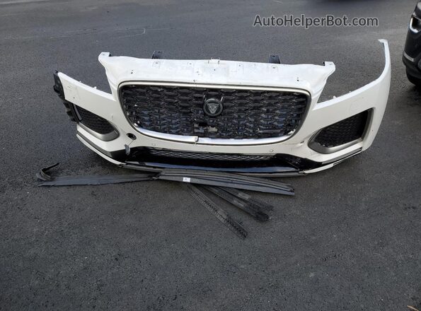 SADCT2EXXRA720231 2024 JAGUAR F-PACE White Vista del compartimento del motor
