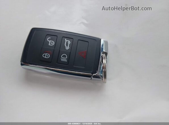 SADFP2FX4L1Z74721 2020 JAGUAR E-PACE Cream Widok deski rozdzielczej