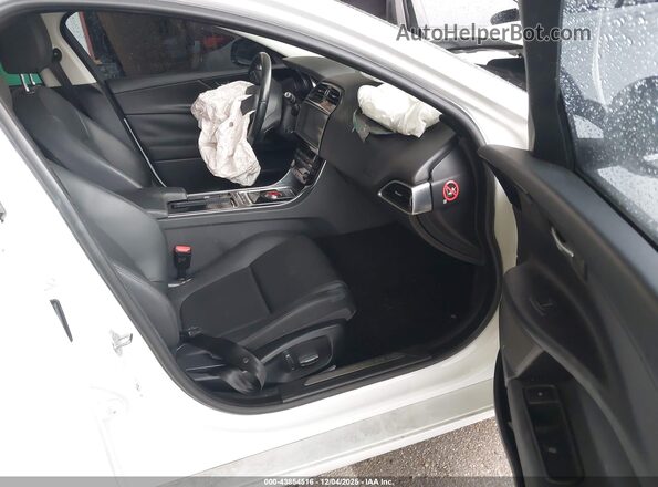 SAJAD4FX7KCP51359 2019 JAGUAR XF White Vista interior delantera