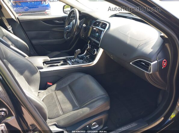 SAJAE4FX6LCP56132 2020 JAGUAR XF Black Widok wnętrza z przodu